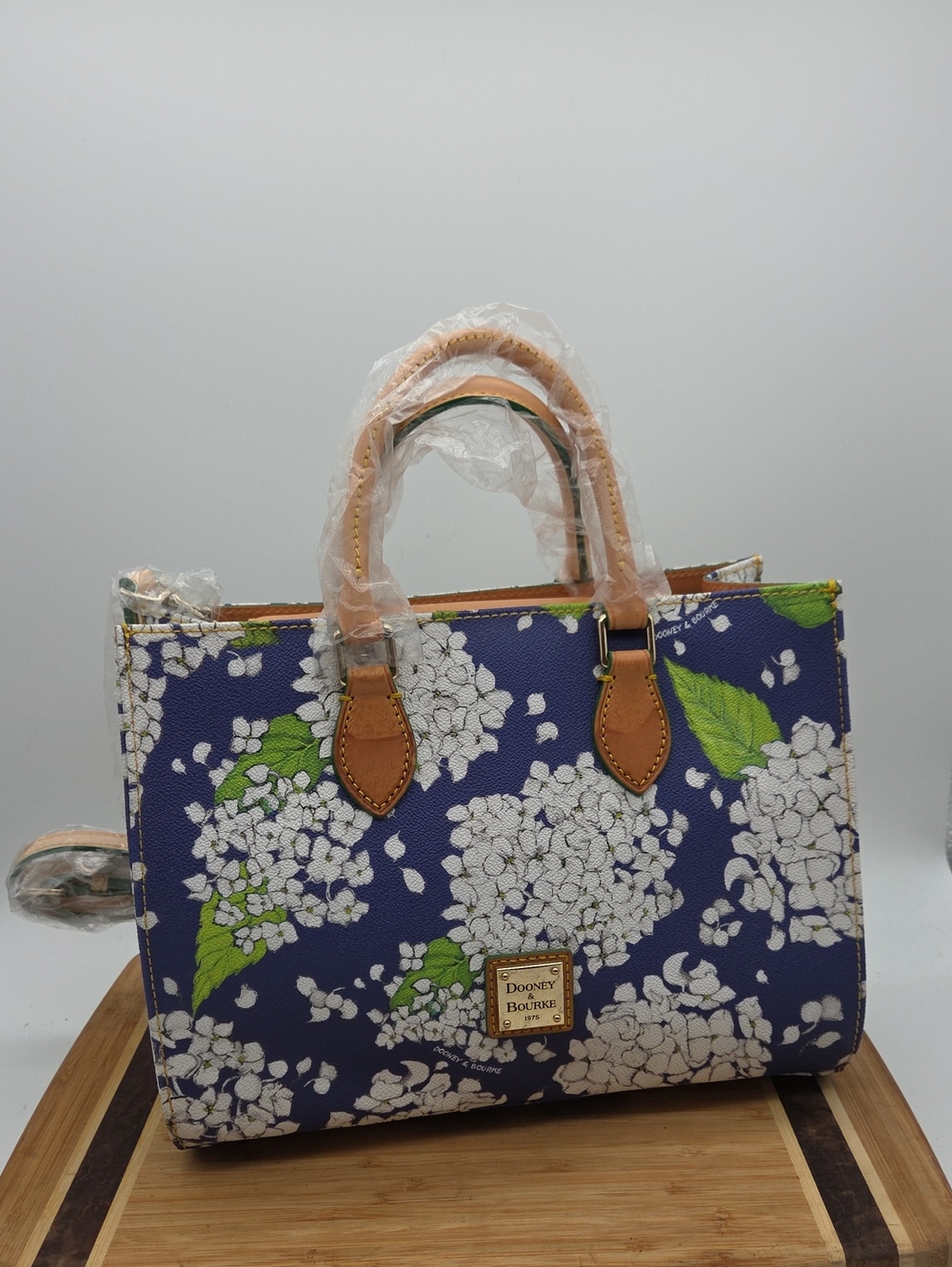 NWT Dooney and Bourke Hydrangea Janine Satchel Bag - Picture 3 of 16